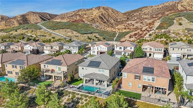 19216 Bension Dr, House other with 6 bedrooms, 4 bathrooms and 2 parking in Santa Clarita CA | Image 44