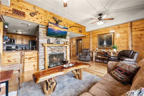 2511-303 Sugar Top Dr, Sugar Mountain, NC, 28604-8741 | Card Image