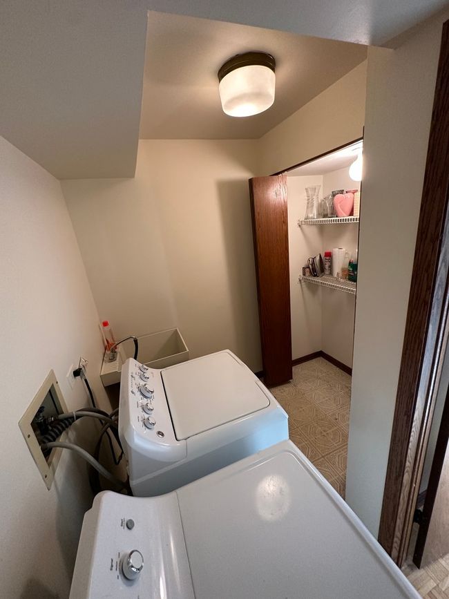 452 Hiawatha Trl, House other with 4 bedrooms, 3 bathrooms and 2 parking in Wood Dale IL | Image 15