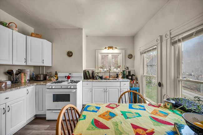 275 Prospect St, Home with 6 bedrooms, 3 bathrooms and 6 parking in Willimantic CT | Image 17
