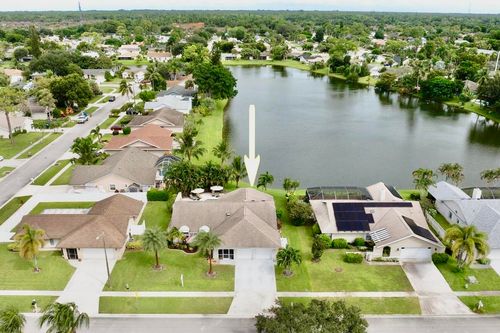 187 Parkwood Dr, Royal Palm Beach, FL, 33411-8204 | Card Image