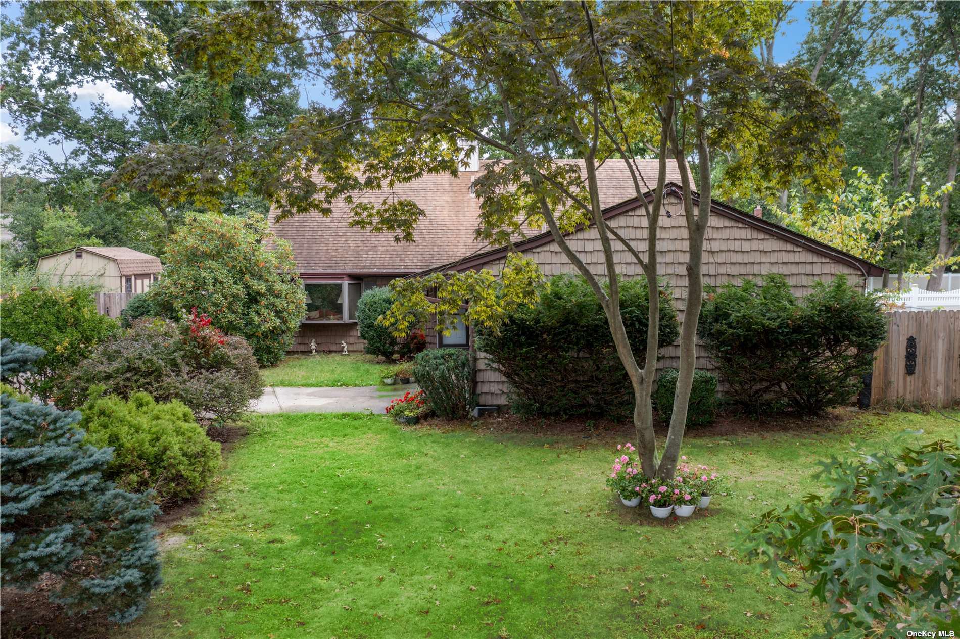 Charm City Dr, Port Jefferson Station, NY 11776