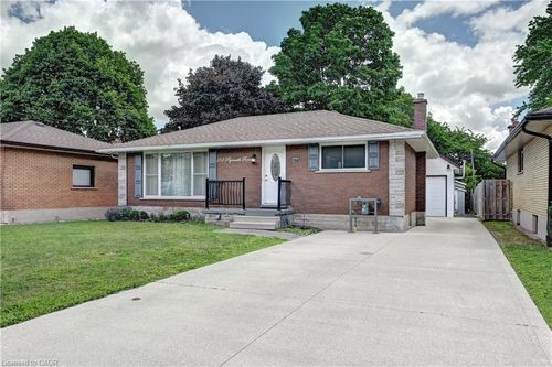 158 Plymouth Rd, Kitchener, ON, N2G3G5 | Card Image