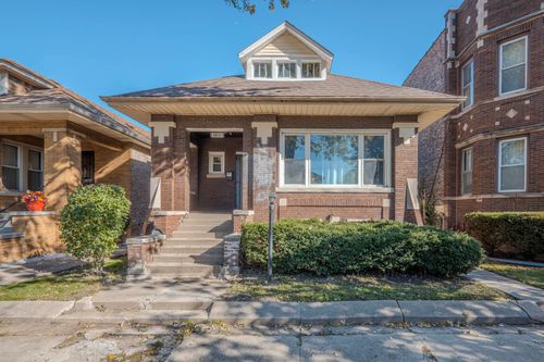 8219 S Throop St, Chicago, IL, 60620-3935 | Card Image