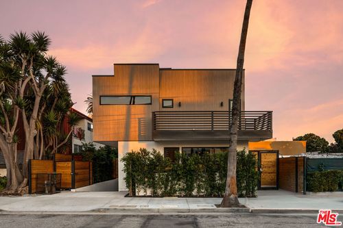1-212 Bay St, Santa Monica, CA, 90405-1004 | Card Image