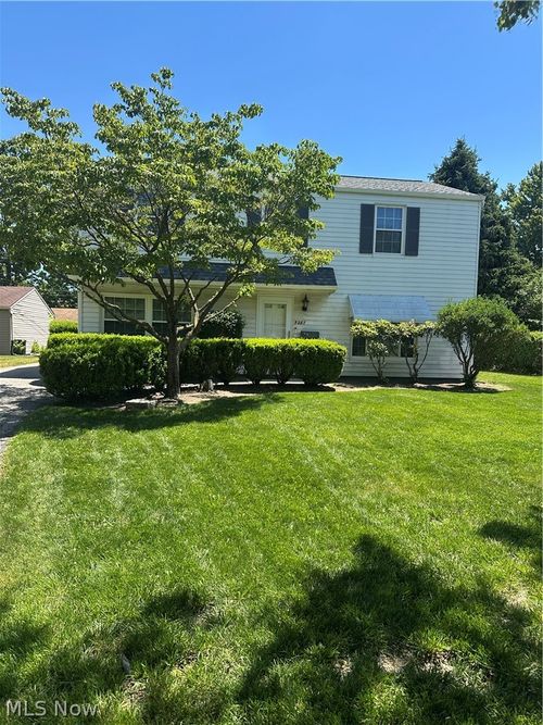 5287 Strawberry Ln, Willoughby, OH, 44094-4372 | Card Image
