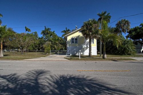 1615 Cranford Ave, FORT MYERS, FL, 33916-1803 | Card Image