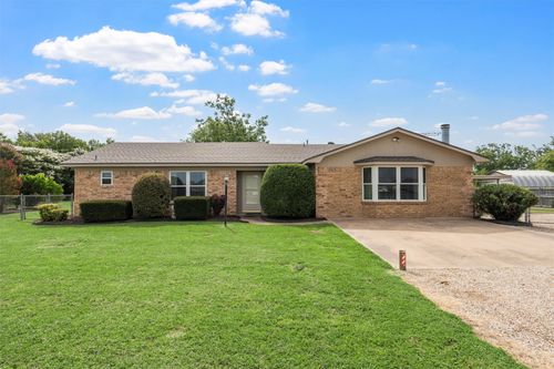 802 S Old Temple Rd, Hewitt, TX, 76643-4040 | Card Image