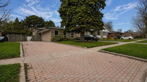 802 Modlin Rd, Pickering, ON, L1W1V3 | Card Image