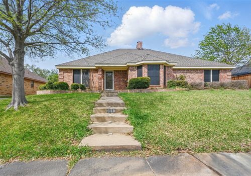 518 Allen Dr, Euless, TX, 76039-2062 | Card Image