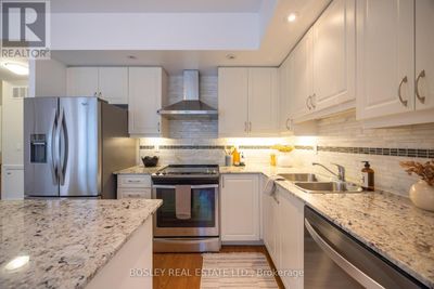 303 - 15 Sousa Mendes St, Townhouse with 2 bedrooms, 2 bathrooms and 1 parking in Toronto ON | Image 3