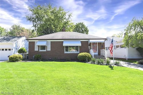 6483 Fernhurst Avenue, Parma Heights, OH, 44130 | Card Image