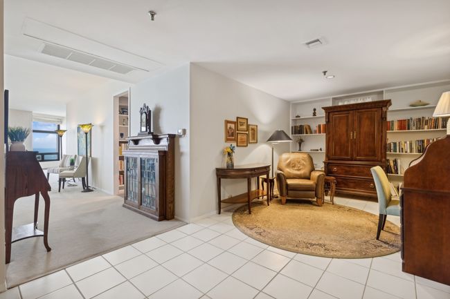 1305 - 680 N Lake Shore Dr, Condo with 3 bedrooms, 3 bathrooms and 1 parking in CHICAGO IL | Image 4