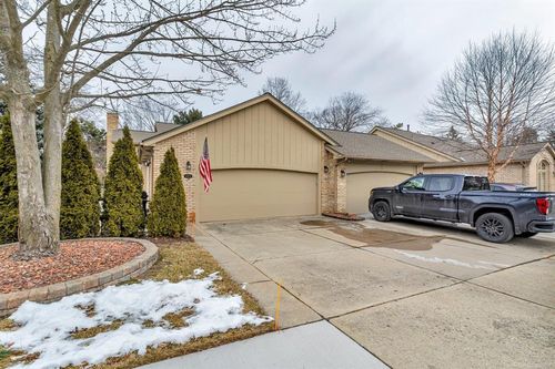 43173 W Kirkwood Drive, Clinton Twp, MI, 48038 | Card Image