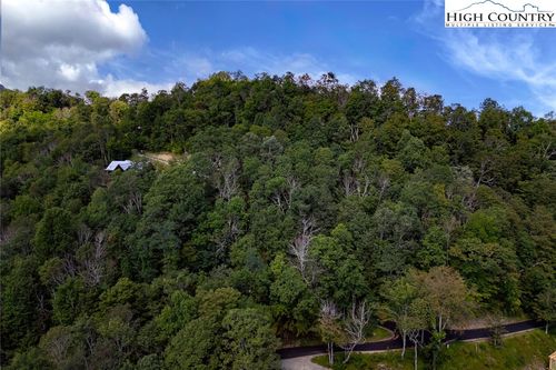 8 Rocky Top Trail, Seven Devils, NC, 28604 | Card Image