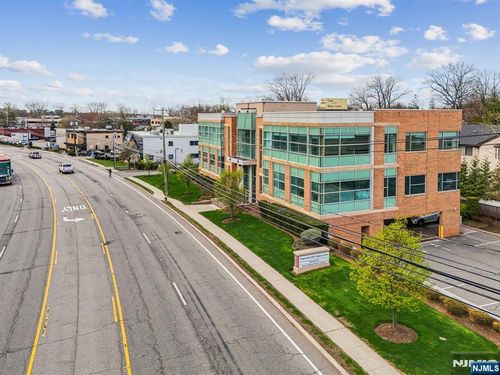 520 Sylvan Ave, Englewood Cliffs, NJ, 07632-3049 | Card Image