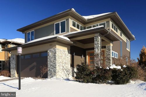 132 Derek Dr, BOALSBURG, PA, 16827-1697 | Card Image