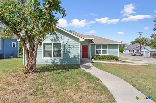 718 N 1st St, Temple, TX, 76501-3215 | Card Image