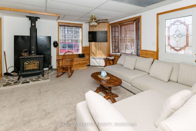 16366 Highway 35, House other with 2 bedrooms, 1 bathrooms and 6 parking in Algonquin Highlands ON | Image 12