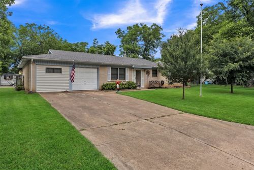 19 Page St, Hurst, TX, 76053-8048 | Card Image