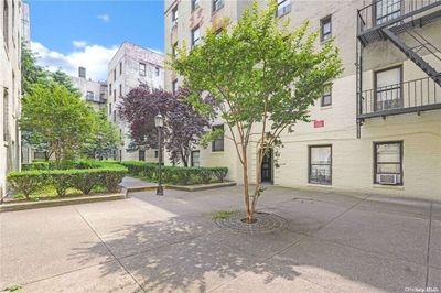 4G - 21-15 33 Street, Home with 2 bedrooms, 1 bathrooms and null parking in Astoria NY | Image 1