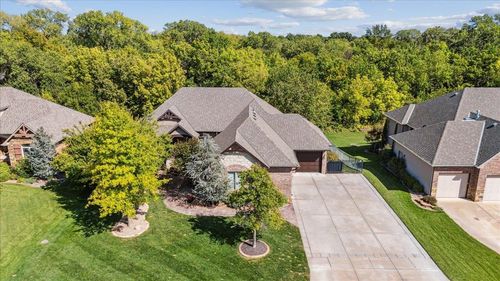 210 N City View Cir, Wichita, KS, 67235-7610 | Card Image