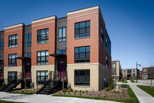 1210 Lakepointe Dr, Schaumburg, IL, 60173-5645 | Card Image