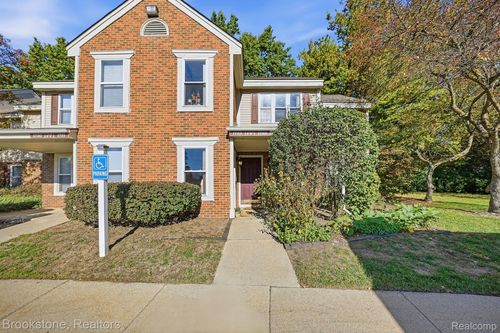 1723 Melville Drive, Rochester Hills, MI, 48307 | Card Image