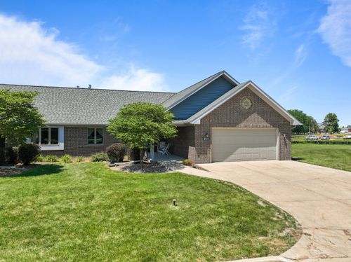 211 Windmill Ln, WALWORTH, WI, 53184-2301 | Card Image