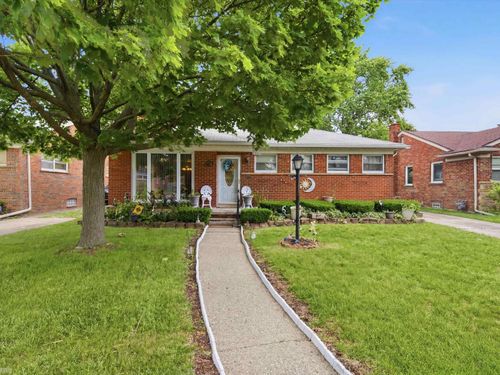 17101 Sprenger Avenue, Eastpointe, MI, 48021 | Card Image