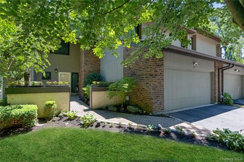 125 Country Club Dr, Jericho, NY, 11753-2816 | Card Image