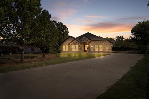 1594 E Springcrest Cir, Lancaster, TX, 75134 | Card Image