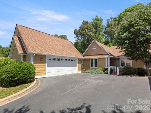 1301 Hyde Park Dr, Asheville, NC, 28806-4812 | Card Image