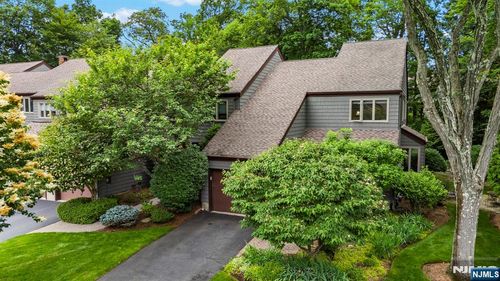 11 Indian Field Ct, Mahwah, NJ, 07430-2243 | Card Image