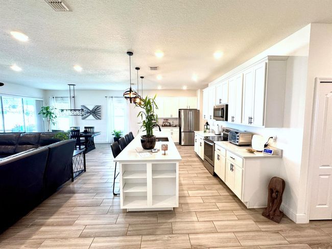 2761 Sw Palace Ave, House other with 3 bedrooms, 2 bathrooms and null parking in Port St. Lucie FL | Image 5