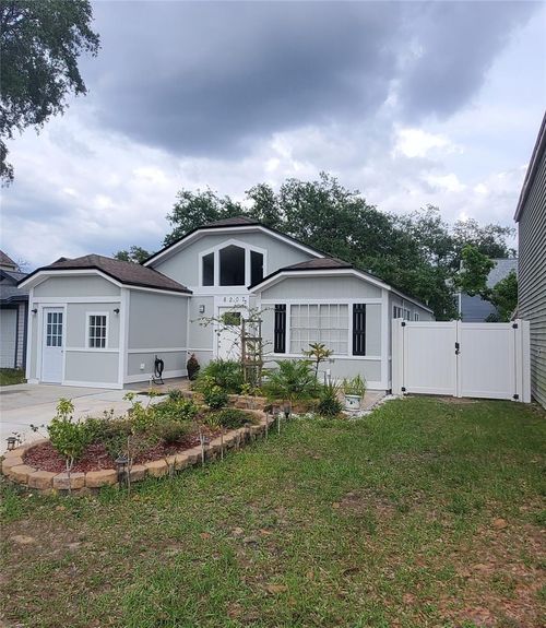 8207 Volusia Pl, Temple Terrace, FL, 33637-7904 | Card Image
