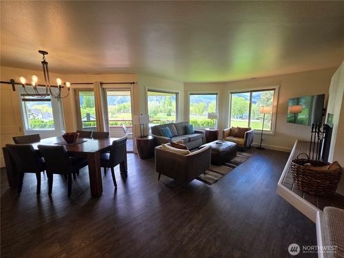 1 S 1st St, Chelan, WA, 98816 | Card Image