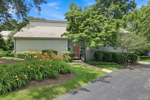 c-640 Old Barn Road, Lake Barrington, IL, 60010 | Card Image