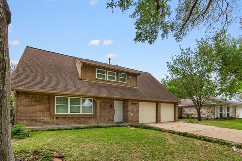 9639 Springview Ln, Houston, TX, 77080-1241 | Card Image