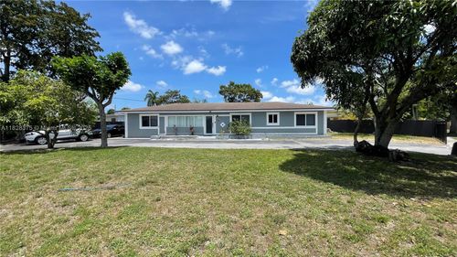 499 W Melrose Cir, Fort Lauderdale, FL, 33312-1804 | Card Image