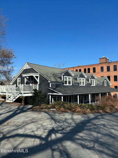 173 Water St #5 --, Williamstown, MA, 01267 | Card Image