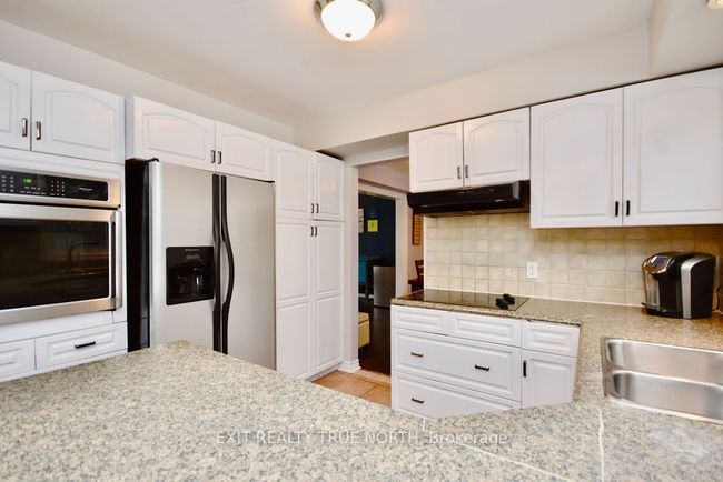 66 Willow Landing Rd, House other with 4 bedrooms, 3 bathrooms and 6 parking in Midhurst ON | Image 12