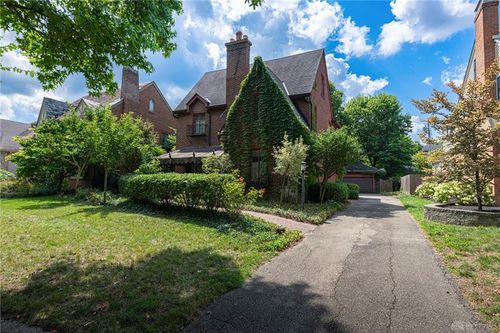 220 Greenmount Blvd, Oakwood, OH, 45419-3242 | Card Image