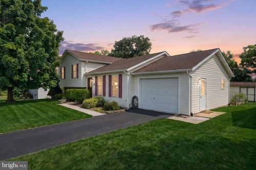 10 Scenic Dr, HANOVER, PA, 17331-7925 | Card Image