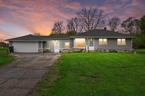 W126N7009 Highland Drive, Menomonee Falls, WI, 53051 | Card Image
