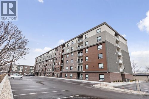 215-11870 Tecumseh Road E, Tecumseh, ON, N8N0J5 | Card Image