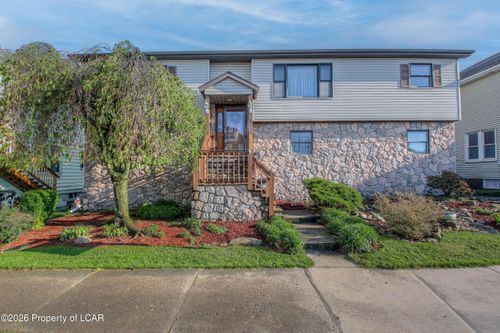 410 Carleton Ave, Hazleton, PA, 18201-7422 | Card Image