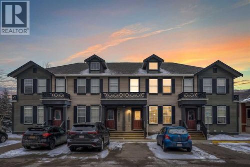 1001 8 St Nw, Airdrie, AB, T4B0W3 | Card Image