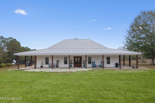 92 Sam Davis Dr, Perkinston, MS, 39573-5882 | Card Image