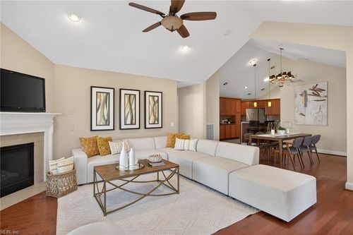 4330 Creek View E, Williamsburg, VA, 23188 | Card Image